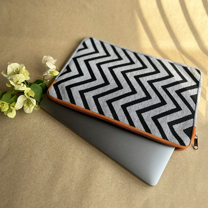 Chevron Mono Laptop Sleeve